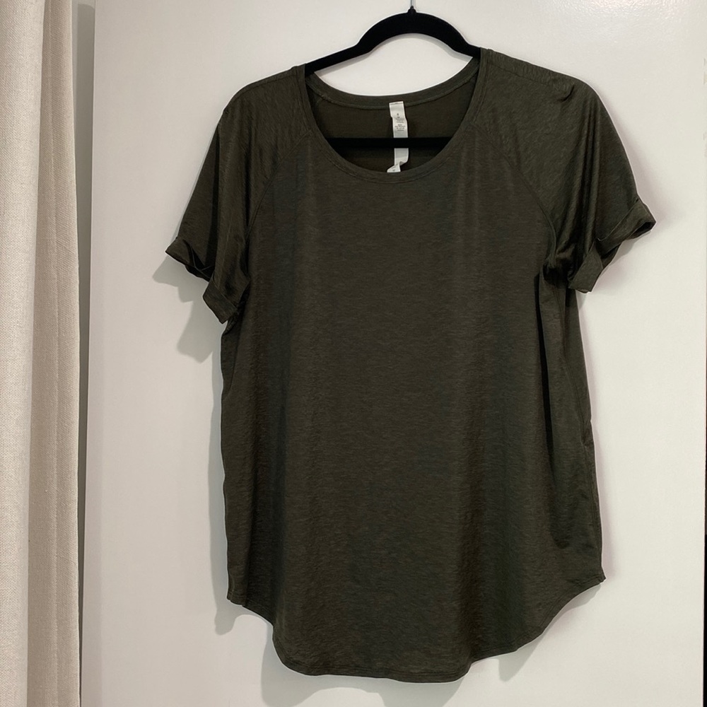 Lululemon Olive Green T Shirt - 8